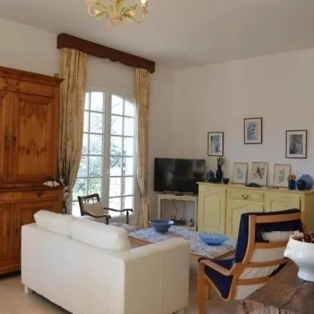 Maison Le Lavandou, 5 Pieces, 8 Personnes - Fr-1-251-245 Holiday home *