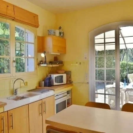 Holiday home Maison Le Lavandou, 5 Pieces, 8 Personnes - Fr-1-251-245 *