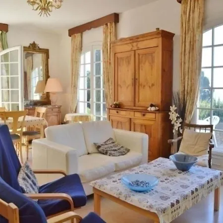Maison Le Lavandou, 5 Pieces, 8 Personnes - Fr-1-251-245 Holiday home Le Lavandou