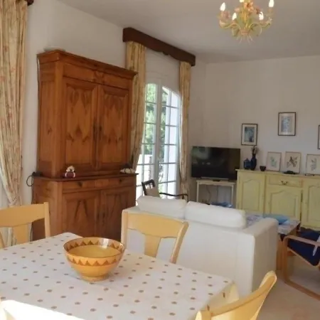 Holiday home Maison Le Lavandou, 5 Pieces, 8 Personnes - Fr-1-251-245 *